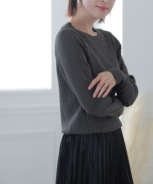 ElegChic(エレグシック)の「ラウンドネックリブニット(ニット/セーター・レディース・ブラック/ダークグリーン/ボルドー/杢グレー/グレイッシュベージュ/オフホワイト・MEDIUM/X-LARGE/XXX-LARGE)」の17枚目の写真