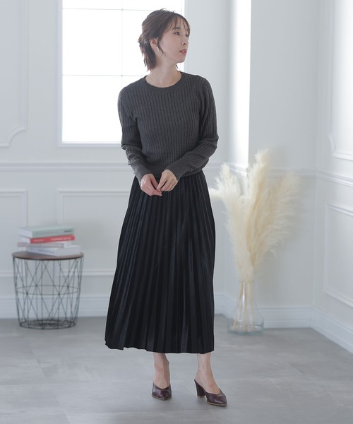 ElegChic(エレグシック)の「ラウンドネックリブニット(ニット/セーター・レディース・ブラック/ダークグリーン/ボルドー/杢グレー/グレイッシュベージュ/オフホワイト・MEDIUM/X-LARGE/XXX-LARGE)」の16枚目の写真