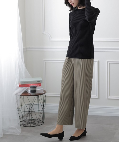 ElegChic(エレグシック)の「ラウンドネックリブニット(ニット/セーター・レディース・ブラック/ダークグリーン/ボルドー/杢グレー/グレイッシュベージュ/オフホワイト・MEDIUM/X-LARGE/XXX-LARGE)」の7枚目の写真