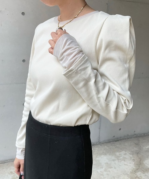 DouDou(ドゥドゥ)の「タックショルダーリブプルオーバー(Tシャツ/カットソー・レディース・ブラック/オリーブ/アイボリー・FREE)」の2枚目の写真