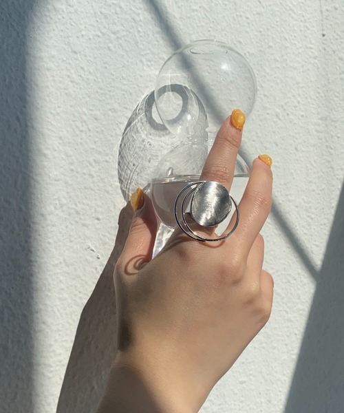 VANNIE U(ヴァニーユー)の「chips ring(リング・レディース・シルバー/ゴールド・FREE)」の4枚目の写真