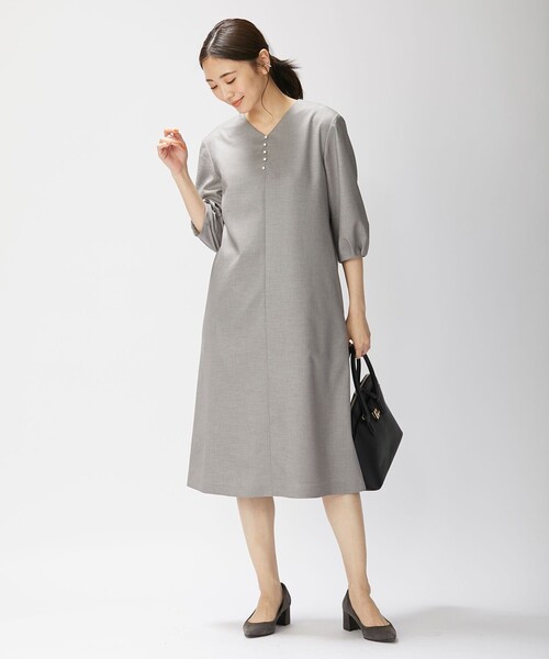 J.PRESS(ジェイプレス)の「【洗える】OXIJEWELストレッチ ワンピース(ワンピース・レディース・ライトグレー系/黄土色系/ネイビー系・T13/T15)」の4枚目の写真