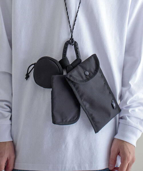 GLOSTER（グロスター）の「【GLOSTER/グロスター】コーデュラリップ マルチポシェット ネックポーチ（ショルダーバッグ・メンズ・ブラック/ライトグレー・FREE）」の10枚目の写真