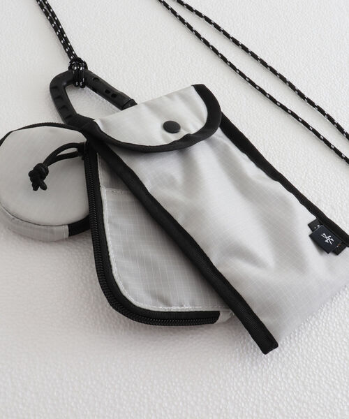 GLOSTER（グロスター）の「【GLOSTER/グロスター】コーデュラリップ マルチポシェット ネックポーチ（ショルダーバッグ・メンズ・ブラック/ライトグレー・FREE）」の4枚目の写真