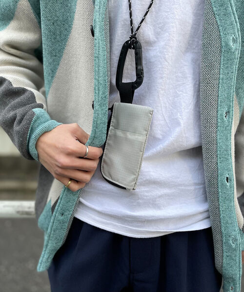 GLOSTER（グロスター）の「【GLOSTER/グロスター】コーデュラリップ マルチポシェット ネックポーチ（ショルダーバッグ・メンズ・ブラック/ライトグレー・FREE）」の9枚目の写真