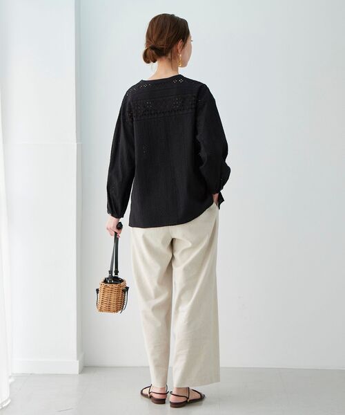 le.coeur blanc（ルクールブラン）の「カットワークレースブラウス（シャツ/ブラウス・レディース・オフホワイト/ブラック・38）」の7枚目の写真