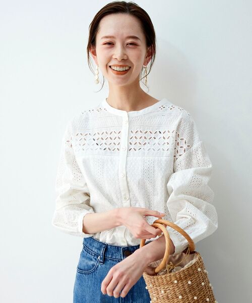 le.coeur blanc（ルクールブラン）の「カットワークレースブラウス（シャツ/ブラウス・レディース・オフホワイト/ブラック・38）」の12枚目の写真