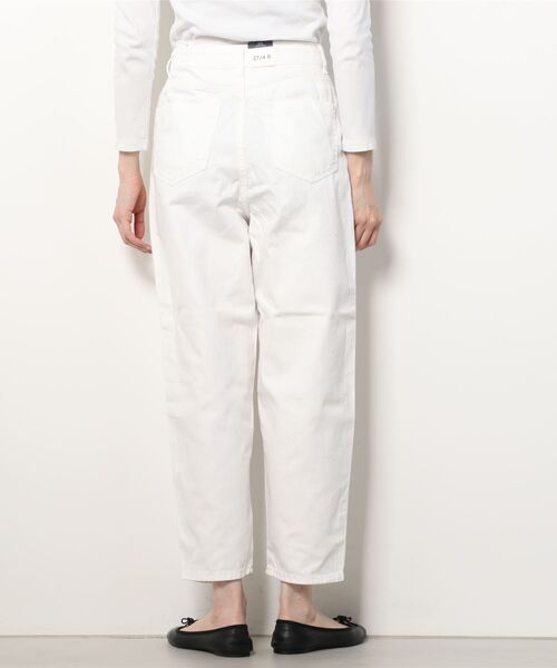 GAP（ギャップ）の「FREE&FLOW バレルデニム（デニムパンツ・レディース・ホワイト・23/24/25/26/27/28/30/29）」の3枚目の写真