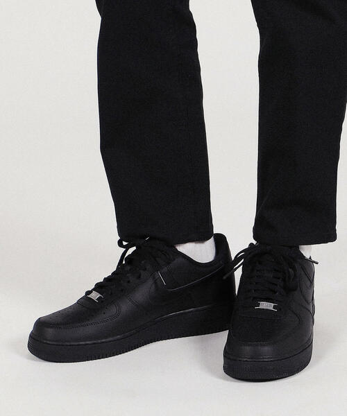 NIKE（ナイキ）の「NIKE AIR FORCE 1 '07 エアフォースワン スニーカー（スニーカー・メンズ・ブラック/ホワイト・11/9/8/10）」の3枚目の写真