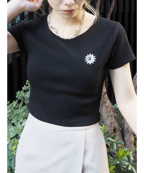 EVRIS（エヴリス）の「SUNNYショートTEE（Tシャツ/カットソー・レディース・ホワイト/ブラック/ベージュ/グリーン/オレンジ・FREE）」の3枚目の写真