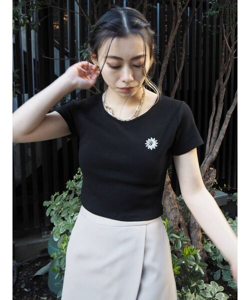 EVRIS（エヴリス）の「SUNNYショートTEE（Tシャツ/カットソー・レディース・ホワイト/ブラック/ベージュ/グリーン/オレンジ・FREE）」の11枚目の写真