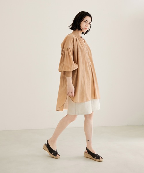 SALON adam et rope'（サロン アダム エ ロペ）の「【サステナブル】リサイクルデニムショートパンツ（デニムパンツ・レディース・グレー/オフホワイト・S/M）」の7枚目の写真