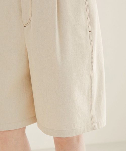 SALON adam et rope'（サロン アダム エ ロペ）の「【サステナブル】リサイクルデニムショートパンツ（デニムパンツ・レディース・グレー/オフホワイト・S/M）」の14枚目の写真