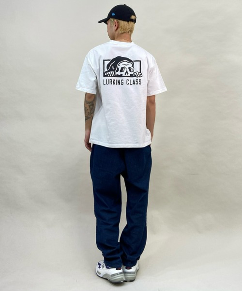 LURKING CLASS(ラーキングクラス)の「【ムラサキスポーツ別注】LURKING CLASS/ラーキングクラス オーバーサイズ バックプリントTシャツ ST22STM02(Tシャツ/カットソー・メンズ・ホワイト/ベージュ/ブラック・L/M/XL)」の15枚目の写真