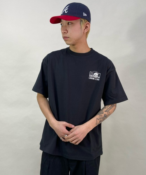 LURKING CLASS(ラーキングクラス)の「【ムラサキスポーツ別注】LURKING CLASS/ラーキングクラス オーバーサイズ バックプリントTシャツ ST22STM02(Tシャツ/カットソー・メンズ・ホワイト/ベージュ/ブラック・L/M/XL)」の16枚目の写真