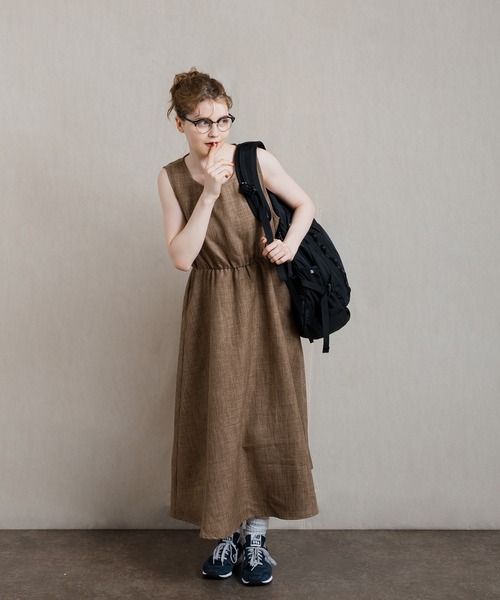 MUHET（ミュエータ）の「リラックスノースリーブワンピース（ワンピース・レディース・ブラウン/ライトグリーン・SMALL/MEDIUM）」の9枚目の写真