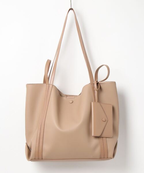 cache cache(カシュ カシュ)の「カシュカシュ cachecache / ソフトレザー2ハンドルビッグトートバッグ(トートバッグ・レディース・ブラック/ホワイト×ブラック/ベージュ/パイソン・FREE)」の3枚目の写真