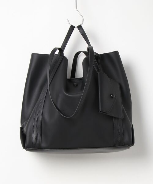 cache cache(カシュ カシュ)の「カシュカシュ cachecache / ソフトレザー2ハンドルビッグトートバッグ(トートバッグ・レディース・ブラック/ホワイト×ブラック/ベージュ/パイソン・FREE)」の5枚目の写真