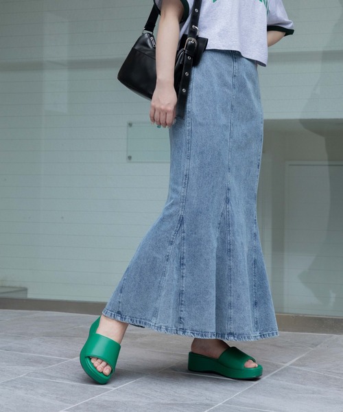 WEGO（ウィゴー）の「WEGO/【一部店舗限定】デニムマーメイドスカート（デニムスカート・レディース・スカイブルー/ブラック系その他・FREE）」の2枚目の写真