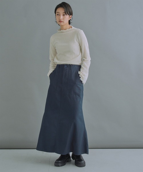 WHYTO.(ホワイト)の「「WHYTO. / ホワイト」Shirring mock neck tops(シャツ/ブラウス・レディース・ブラック/オフホワイト/ブルーグレー・38/36)」の4枚目の写真