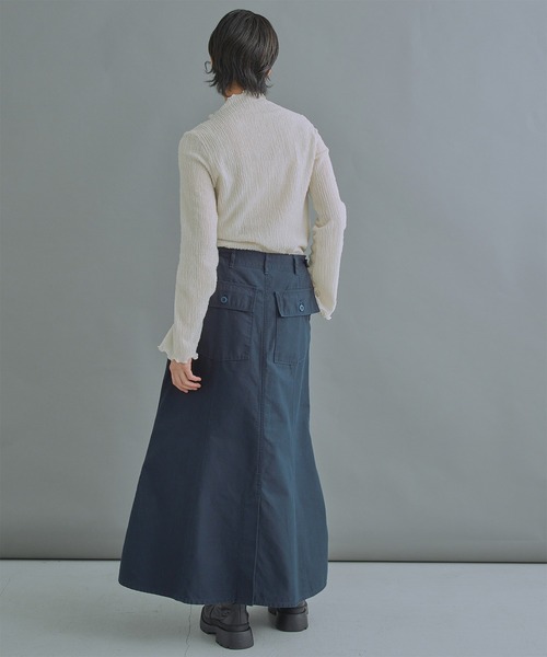 WHYTO.(ホワイト)の「「WHYTO. / ホワイト」Shirring mock neck tops(シャツ/ブラウス・レディース・ブラック/オフホワイト/ブルーグレー・38/36)」の6枚目の写真