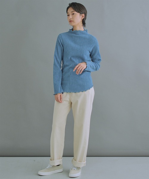 WHYTO.(ホワイト)の「「WHYTO. / ホワイト」Shirring mock neck tops(シャツ/ブラウス・レディース・ブラック/オフホワイト/ブルーグレー・38/36)」の7枚目の写真