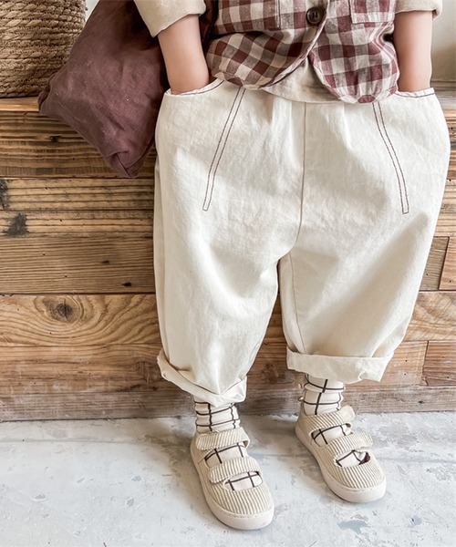aimoha（アイモハ）の「aimoha-KIDS- 子供服飾りステッチテーパードパンツ（チノパンツ・キッズ・ベージュ/ブルー・90/100/110/120/80/130）」の18枚目の写真