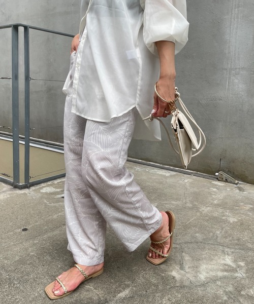 natural couture（ナチュラルクチュール）の「リゾートライクな柄が目を惹く ボタニカルリーフ柄パンツ（その他パンツ・レディース・ブラック/ミント/グレイッシュベージュ・FREE）」の9枚目の写真