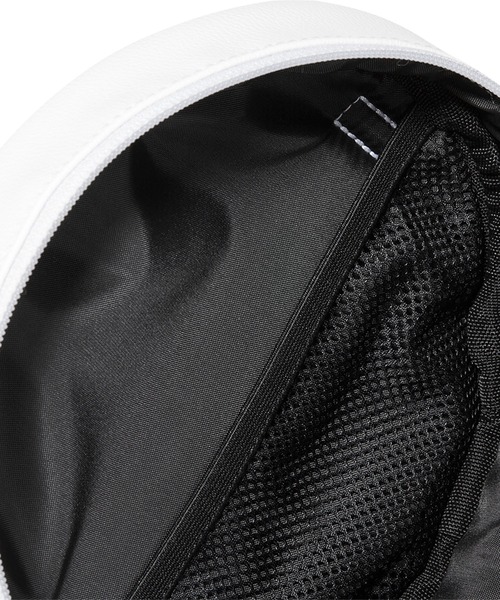 adidas（アディダス）の「スリーストライプス ラウンドバッグ【adidas Golf/アディダスゴルフ】（ショルダーバッグ・レディース・ホワイト/ブラック・FREE）」の9枚目の写真