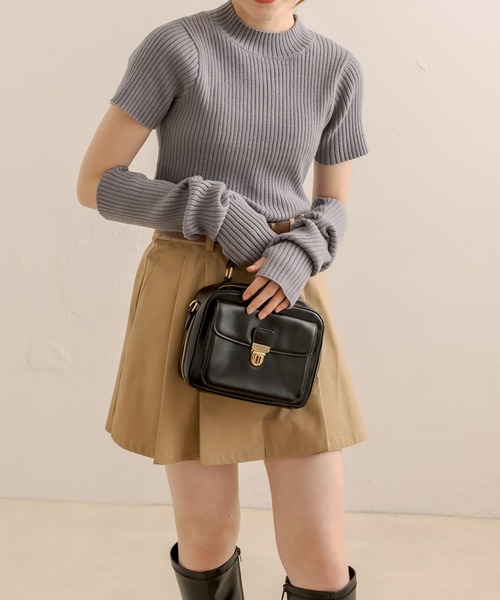 OLIVE des OLIVE（オリーブデオリーブ）の「ポケット付きスクエアーショルダー（ショルダーバッグ・レディース・ブラック/ベージュ/キャメル・FREE）」の19枚目の写真