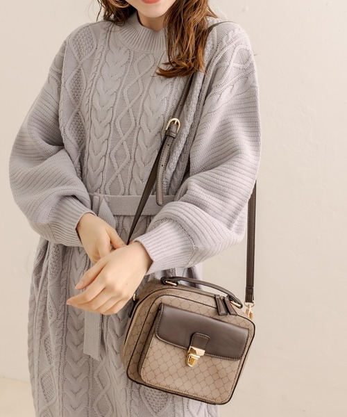 OLIVE des OLIVE（オリーブデオリーブ）の「ポケット付きスクエアーショルダー（ショルダーバッグ・レディース・ブラック/ベージュ/キャメル・FREE）」の17枚目の写真