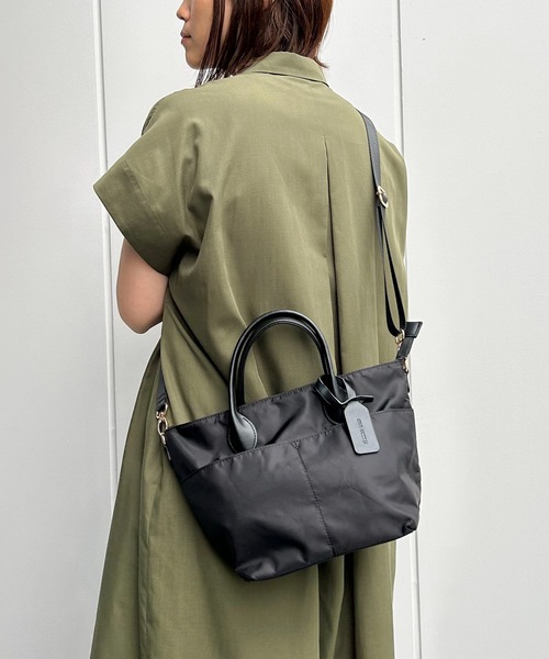 MONO　COMME CA（モノコムサ）の「ショルダー付き ミニボストンバッグ（ショルダーバッグ・レディース・ブラック/ライトグレー/ネイビー/テラコッタ・FREE）」の2枚目の写真