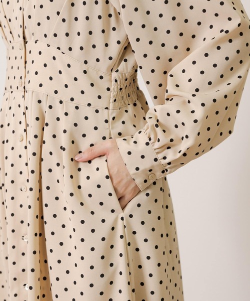 URBAN RESEARCH Sonny Label(アーバンリサーチサニーレーベル)の「『WEB/一部店舗限定』ウエストマークドットプリントスリーブワンピース(ワンピース・レディース・ブラック/ベージュ・FREE)」の9枚目の写真