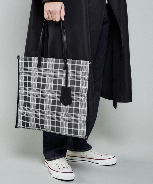 CONVERSE TOKYO（コンバーストウキョウ）の「チェック柄 トートバッグ（トートバッグ・レディース・グレー/キャメル/ピンク・FREE）」の2枚目の写真