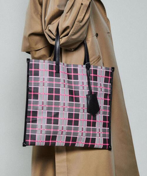 CONVERSE TOKYO（コンバーストウキョウ）の「チェック柄 トートバッグ（トートバッグ・レディース・グレー/キャメル/ピンク・FREE）」の3枚目の写真