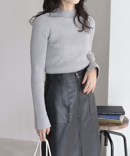 fredy emue(フレディエミュ)の「【新色追加!】ワイドリブハイネックプルオーバーニット(ニット/セーター・レディース・ライトグレー/ブラック/パープル/オフホワイト/オレンジ・38)」の1枚目の写真