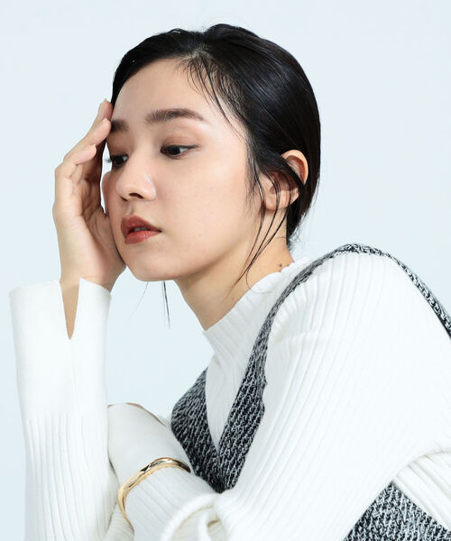 fredy emue(フレディエミュ)の「【新色追加!】ワイドリブハイネックプルオーバーニット(ニット/セーター・レディース・ライトグレー/ブラック/パープル/オフホワイト/オレンジ・38)」の6枚目の写真