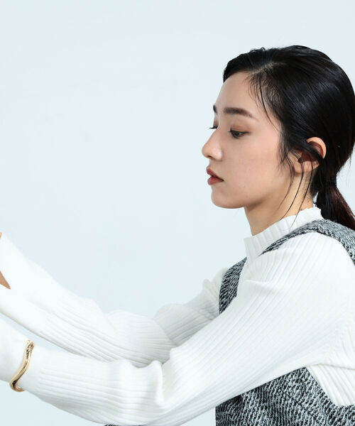 fredy emue(フレディエミュ)の「【新色追加!】ワイドリブハイネックプルオーバーニット(ニット/セーター・レディース・ライトグレー/ブラック/パープル/オフホワイト/オレンジ・38)」の8枚目の写真