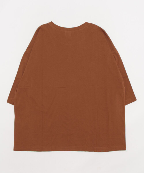 Isn't She?(イズントシー)の「ロゴポイントTシャツ(Tシャツ/カットソー・レディース・チャコール/ブラウン・FREE)」の3枚目の写真