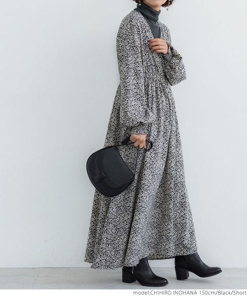 coca（coca）（コカ）の「花柄カシュクールワンピース（ワンピース・レディース・ブラック・SHORT/LONG）」の2枚目の写真