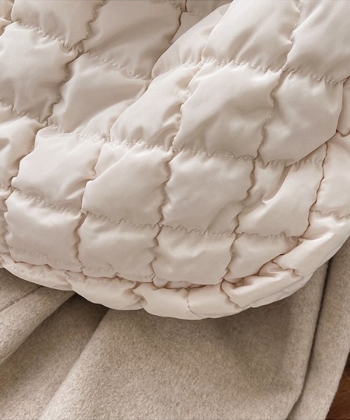 wears（ウェアーズ）の「大容量キルティングショルダーバッグ（ショルダーバッグ・レディース・アイボリー/ブラック・FREE）」の14枚目の写真