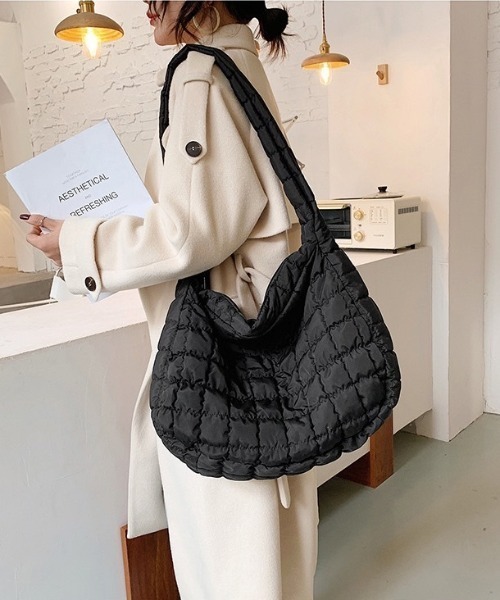 wears（ウェアーズ）の「大容量キルティングショルダーバッグ（ショルダーバッグ・レディース・アイボリー/ブラック・FREE）」の10枚目の写真