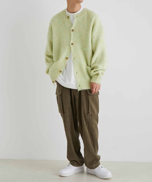 ADAM ET ROPE'(アダムエロペ)の「ワイドテーパード コーデュロイ カーゴパンツ/太畝(カーゴパンツ・メンズ・グリーン系その他2/スミクロ・M/L)」の14枚目の写真