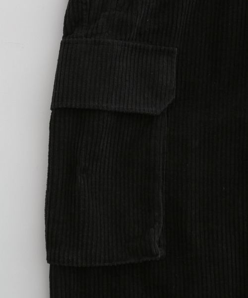 ADAM ET ROPE'(アダムエロペ)の「ワイドテーパード コーデュロイ カーゴパンツ/太畝(カーゴパンツ・メンズ・グリーン系その他2/スミクロ・M/L)」の21枚目の写真
