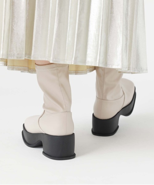 archives（アルシーヴ）の「厚底ストレッチブーツ（ブーツ・レディース・アイボリー/ブラック・MEDIUM/LARGE）」の10枚目の写真
