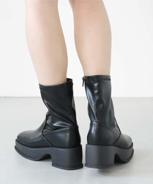 archives（アルシーヴ）の「厚底ストレッチブーツ（ブーツ・レディース・アイボリー/ブラック・MEDIUM/LARGE）」の18枚目の写真