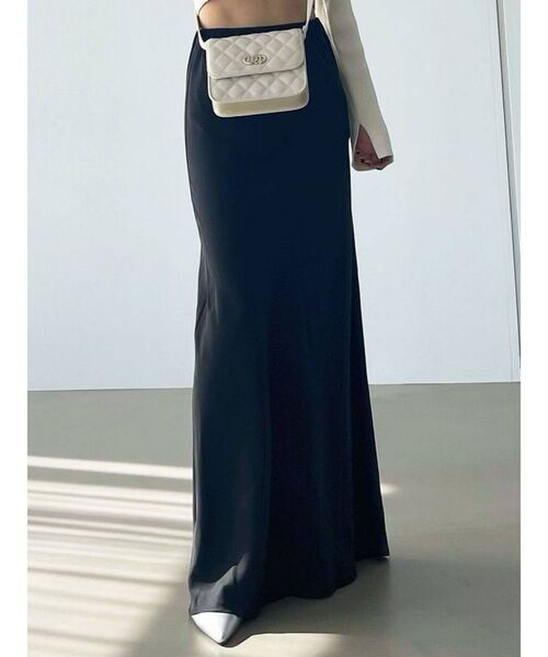 EMODA（エモダ）の「ナローマキシスカート（スカート・レディース・ブラック/グレー・FREE）」の2枚目の写真