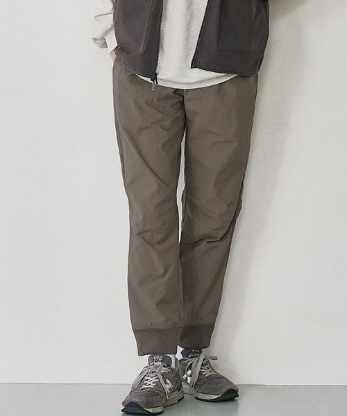 coca(coca)(コカ)の「メンズ リブイージーパンツ(その他パンツ・メンズ・ブラック/グレイッシュベージュ・M/L/XL)」の1枚目の写真