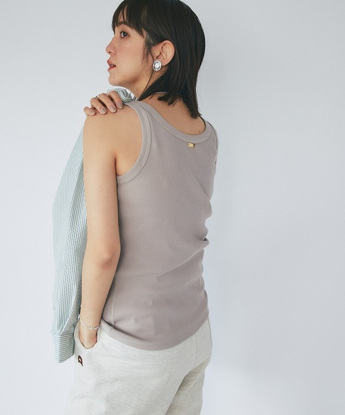 RIVE DROITE（リヴドロワ）の「テレコUネックタンク（タンクトップ・レディース・ブラック/オフホワイト/ベージュ/ブラウン・FREE）」の8枚目の写真
