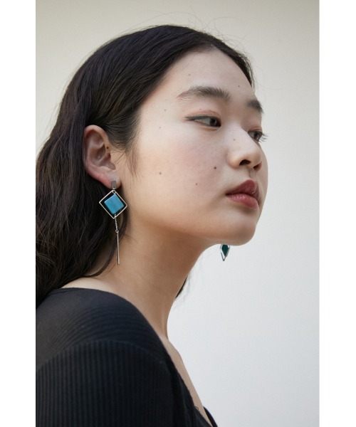 AZUL by moussy（アズールバイマウジー）の「ACRYLxMETAL ASYMMETRY EARRINGS/アクリル×メタルアシンメトリーピアス（ピアス（両耳用）・レディース・ブルー/ライトベージュ/ブラック/オレンジ系その他/アイボリー・FREE）」の14枚目の写真